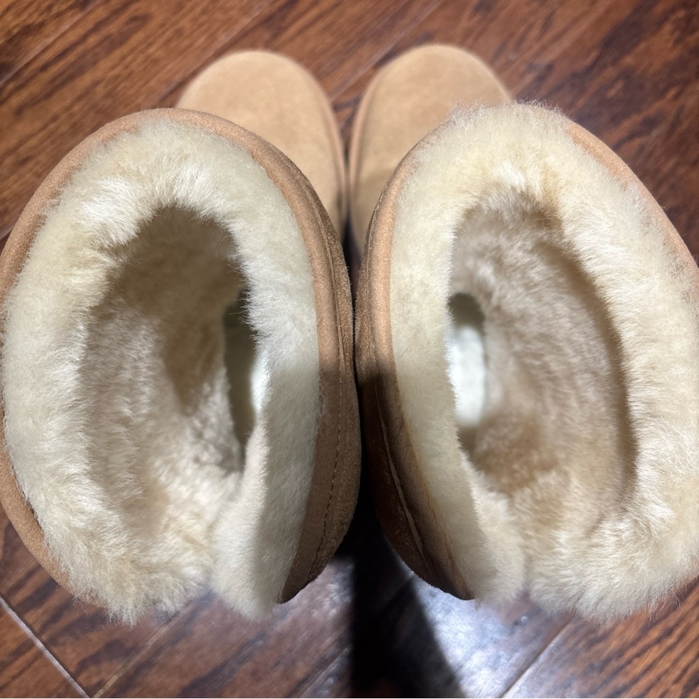 UGG Classic Tan Boots with Shearling Lining - Picture 5 of 8
